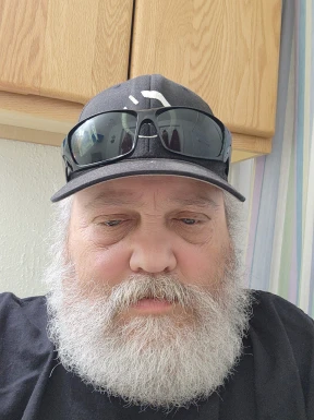 <span>Michael, 60</span>&nbsp;<span style='width: 25px; height: 16px; float: right; background-image: url(/bitmaps/flags_small/US.PNG)'>&nbsp;</span><br><span>Vista, Estados Unidos de América</span>&nbsp;<input type='button' class='joinbtn' style='float: right' value='JOIN NOW' />