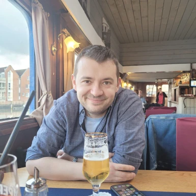 <span>Glen, 37</span>&nbsp;<span style='width: 25px; height: 16px; float: right; background-image: url(/bitmaps/flags_small/DE.PNG)'>&nbsp;</span><br><span>Hamburg, Allemagne</span>&nbsp;<input type='button' class='joinbtn' style='float: right' value='JOIN NOW' />