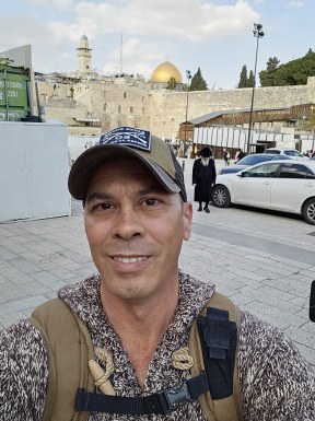 <span>Jeremy , 47</span> <span style='width: 25px; height: 16px; float: right; background-image: url(/bitmaps/flags_small/US.PNG)'> </span><br><span>Dallas, Сполучені Штати Америки</span> <input type='button' class='joinbtn' style='float: right' value='JOIN NOW' />