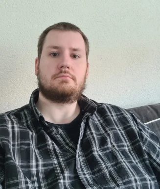 <span>Julian, 32</span> <span style='width: 25px; height: 16px; float: right; background-image: url(/bitmaps/flags_small/NL.PNG)'> </span><br><span>Katwijk, เนเธอร์แลนด์</span> <input type='button' class='joinbtn' style='float: right' value='JOIN NOW' />